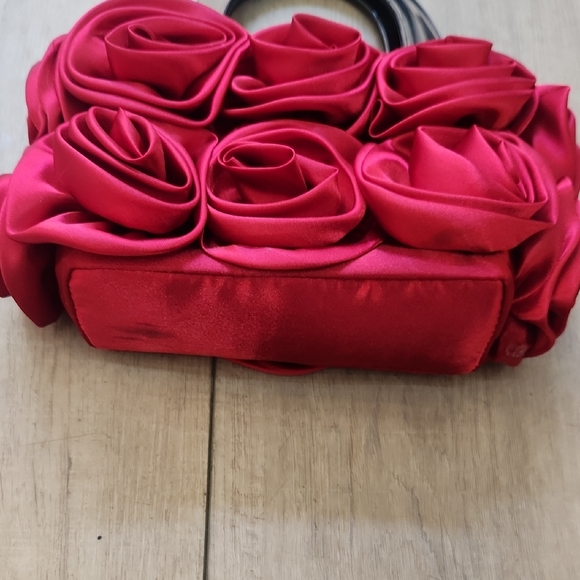 Red Floral Clutch Purse - Picture 3 of 6